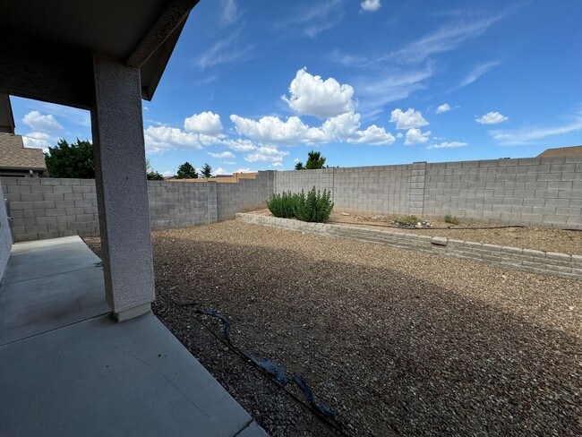 Building Photo - 7645 N Summit Pass