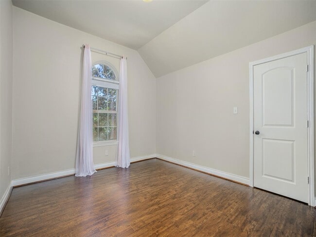 Building Photo - 10007 Eldarica Way
