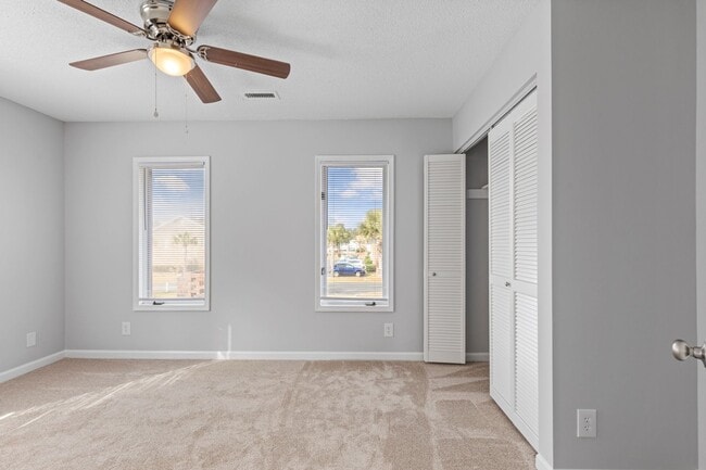 Building Photo - Master Suite with Balcony!!! Completely remodeled 2 level townhome close to the beaches of Surfside!