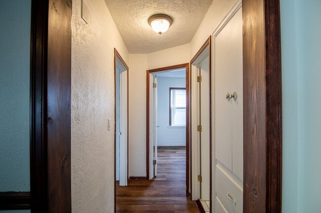 Building Photo - Single-level Home Near Salem's revitalized downtown