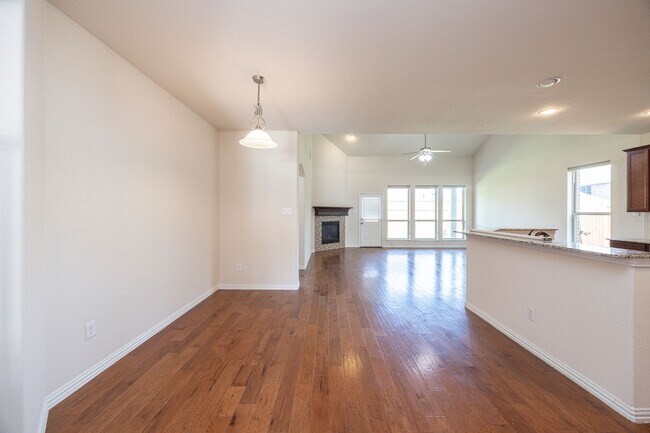 Building Photo - Elegant 5-Bedroom Home in Frisco ISD with ...