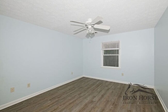 Building Photo - 126 Greenwood Dr