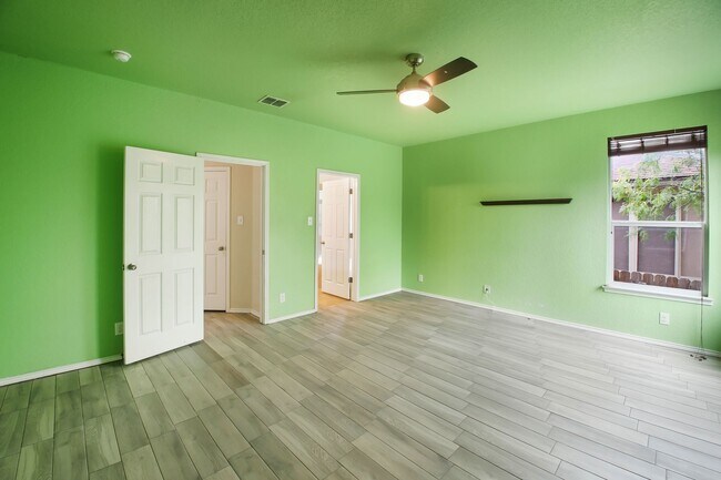 Building Photo - 3 Bedroom/2 Bath Alamo Ranch Subdivision