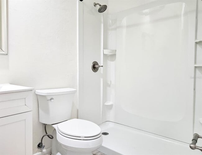 Building Photo - 518 NW 27th Ave