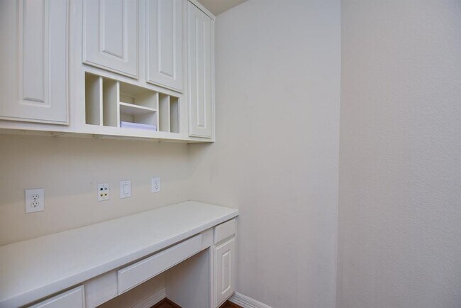 Building Photo - 2403 Galleon Point Ct
