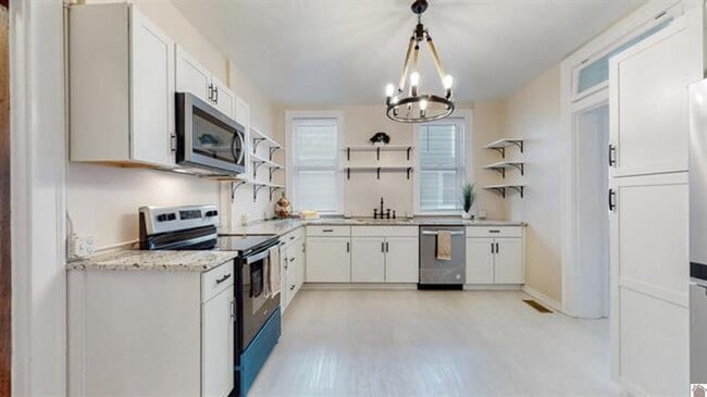 Building Photo - AVAILABLE NOW!  Beautiful Historic Home Fo...