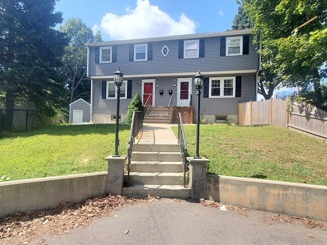 Primary Photo - 135 Ashcroft St