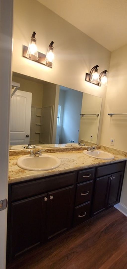 Building Photo - 492 Rutledge Dr