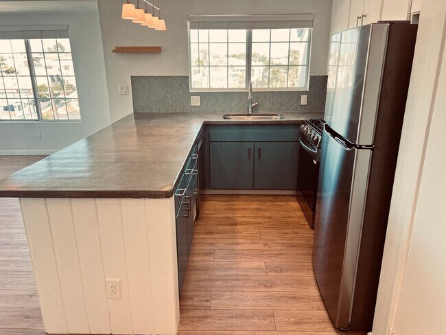 Building Photo - ** Spring Special** Beautifully Upgraded 2 Bedroom Apartment For Rent!