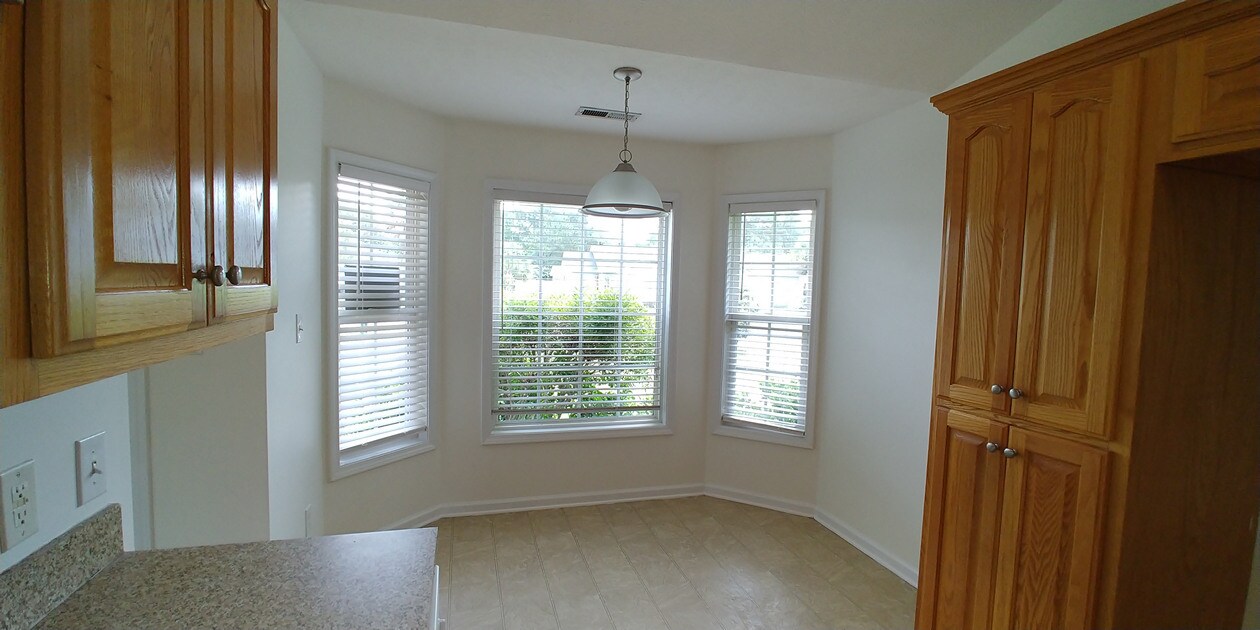 Building Photo - 1289 Gailard Dr