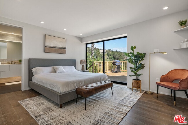 Building Photo - 2612 Carman Crest Dr