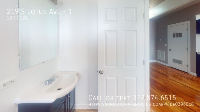 Building Photo - 219 S Lotus Ave