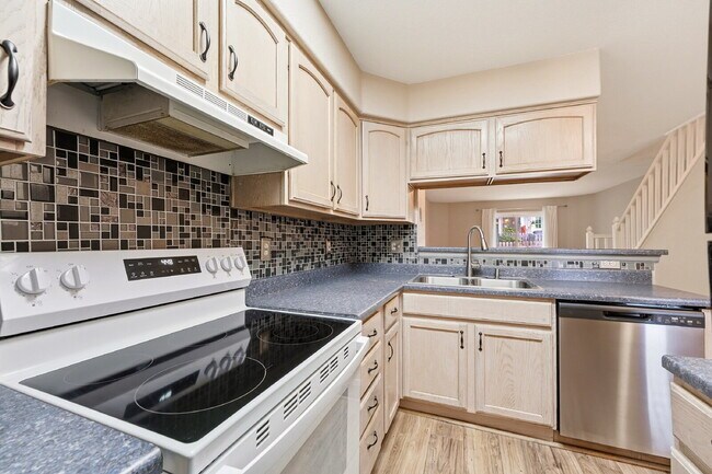Building Photo - $2,140.95 with $300 off the first month's rent, 2 Beds - 2 Bath, Single Family Home in Centennial...