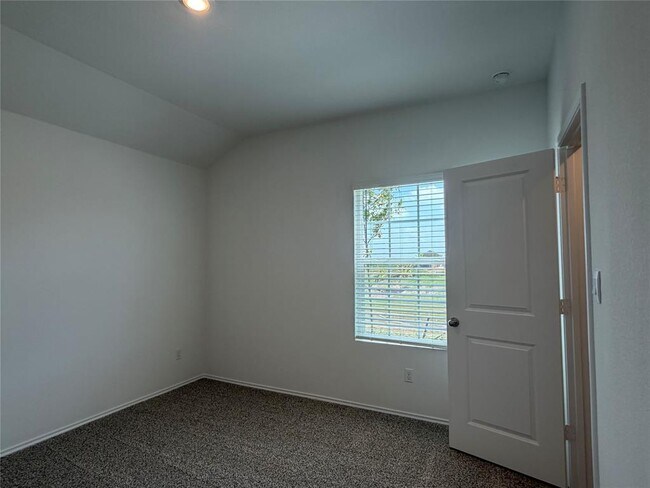 Building Photo - 312 Nizao Ln