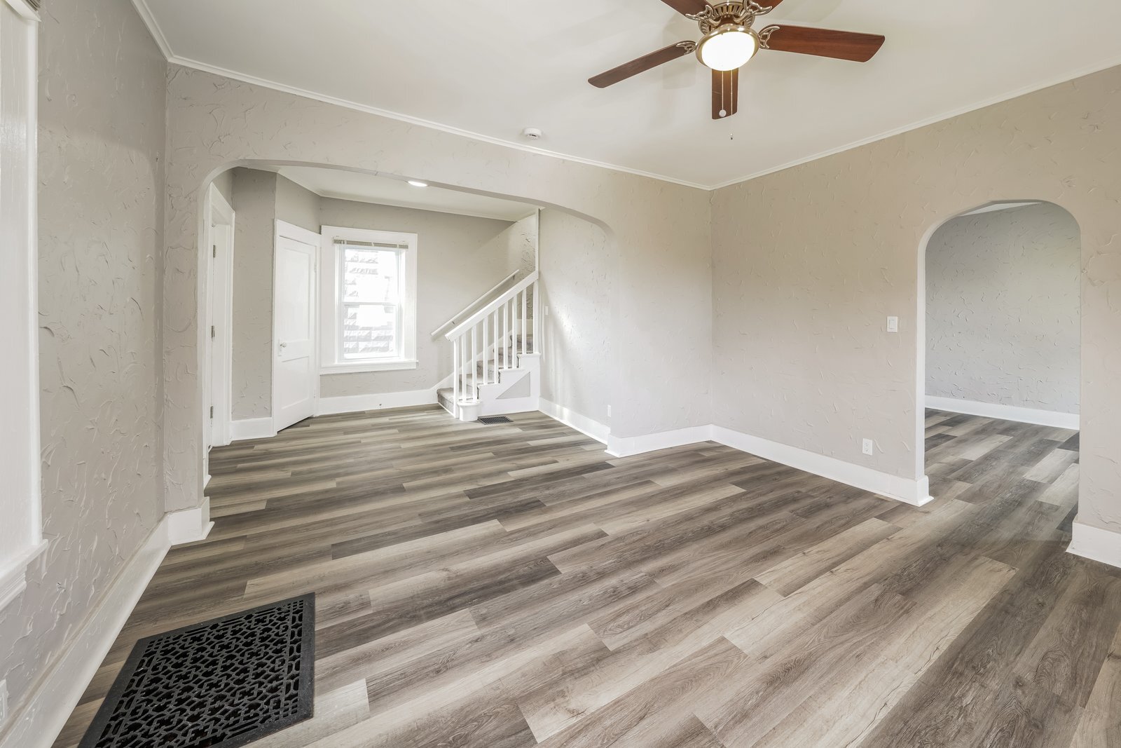 Building Photo - 238 Bruce St