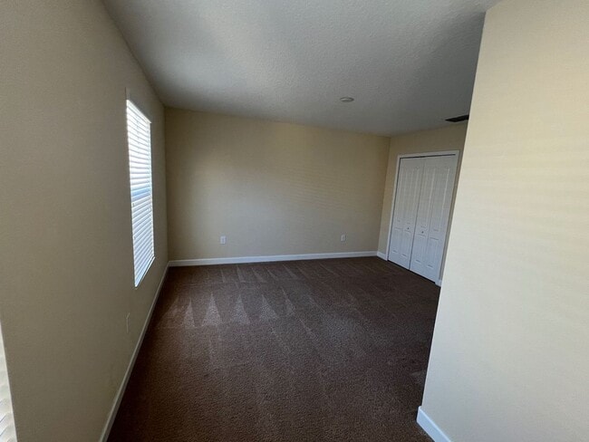 Building Photo - INDEPENDENCE IN WINTER GARDEN 4 BEDROOM RE...