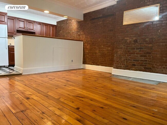 Primary Photo - 351A 14th St