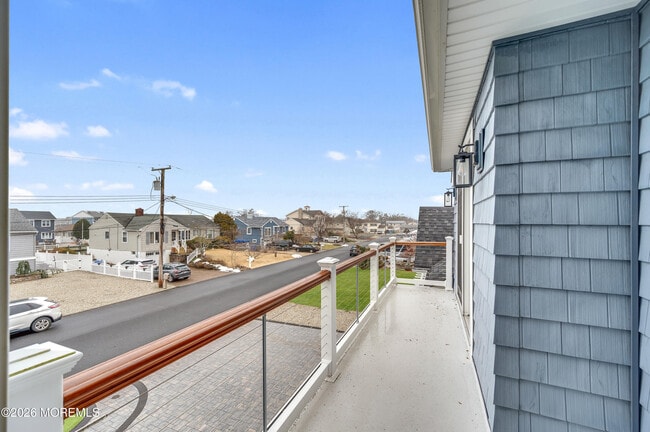 Building Photo - 18 Culebra Ave