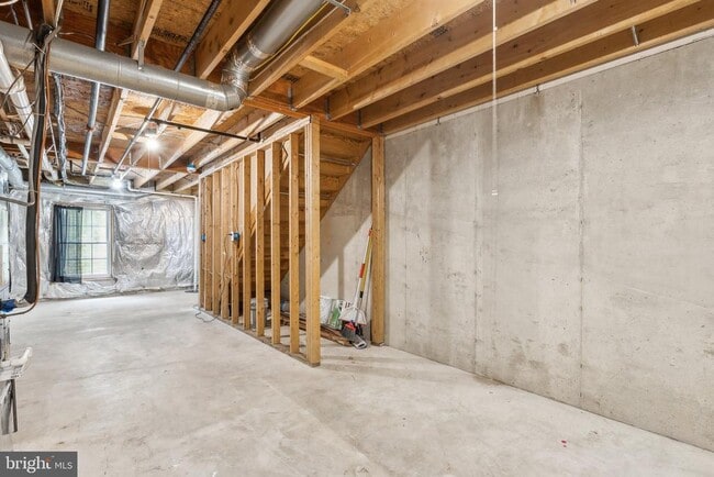 Building Photo - 28 Johnson Pl