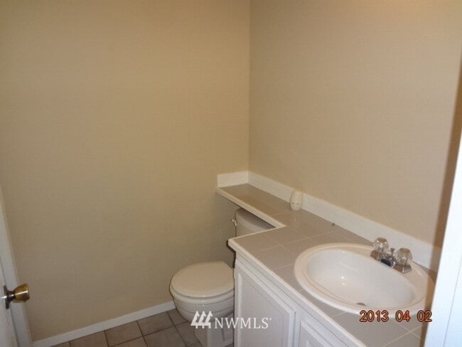 Building Photo - Spacious Condo in Renton