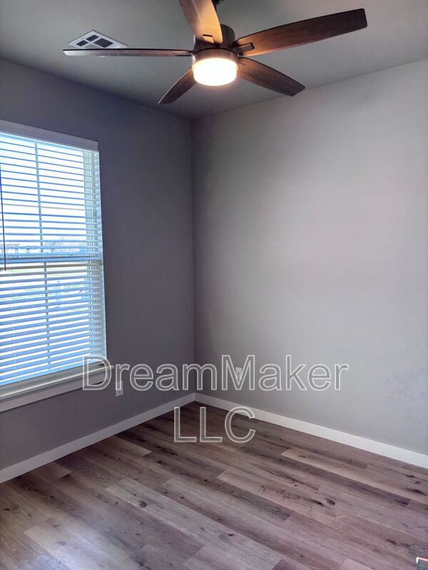 Building Photo - 3102 SE 34th St