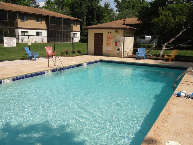 Building Photo - 2 bedroom, 2 bath Condo on 1st floor locat...