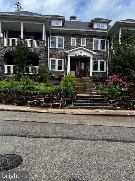 Building Photo - 33 Price Ave