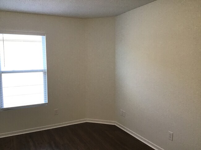 Building Photo - 14258 Marilyn Rd