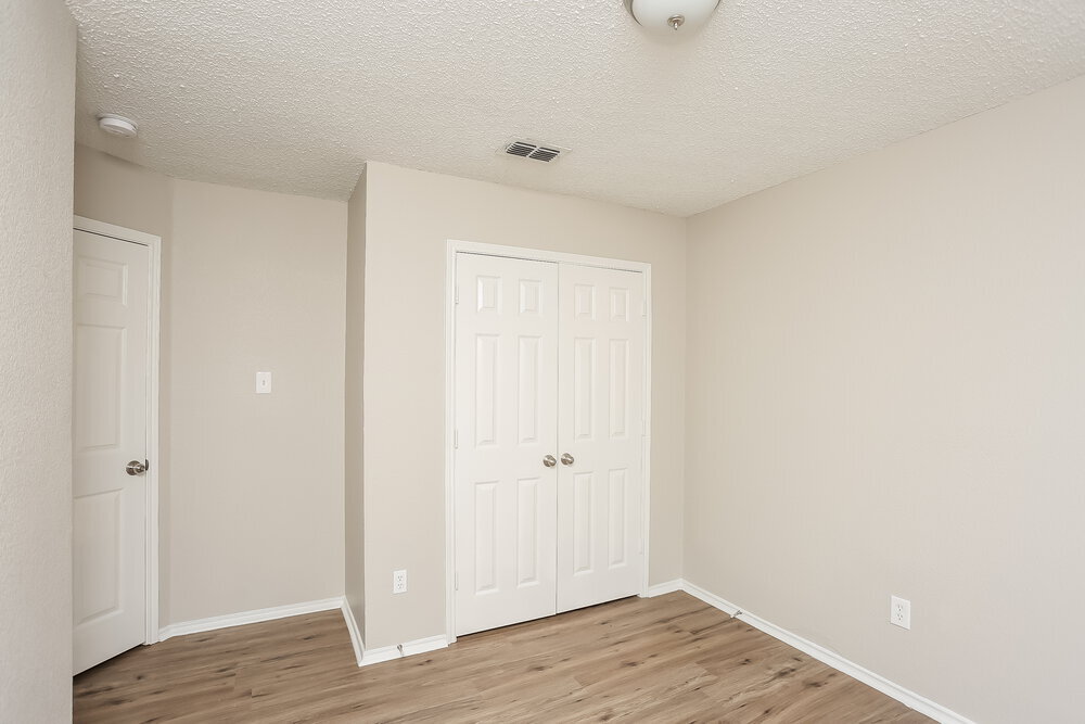 Building Photo - 2213 Whispering Wind St