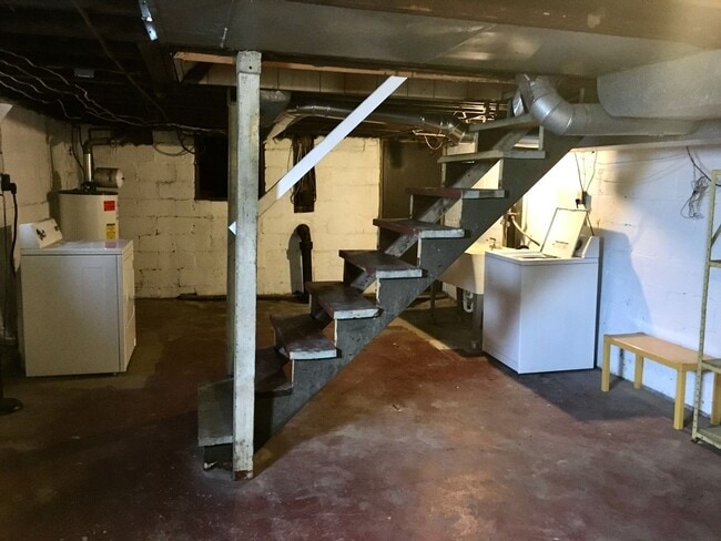 Building Photo - *** Mt. Washington Two Bedroom Duplex for Rent * Large Yard * Private Patio * Fully Renovated * W...