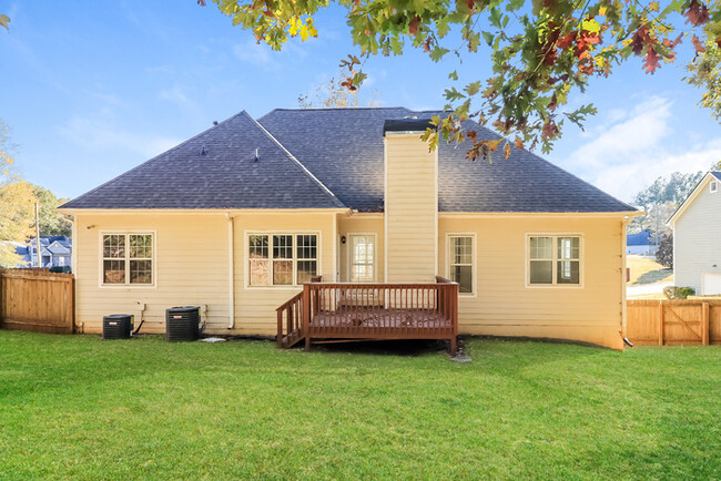 Building Photo - Elegant 4-Bedroom Home