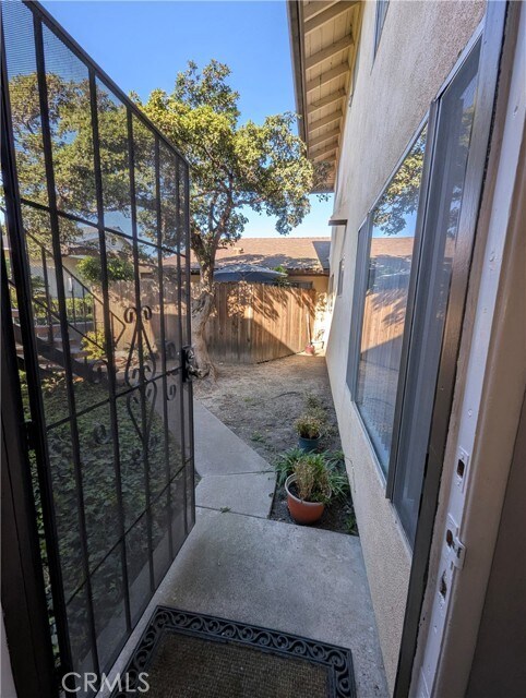 Building Photo - 17031 Pinehurst Ln