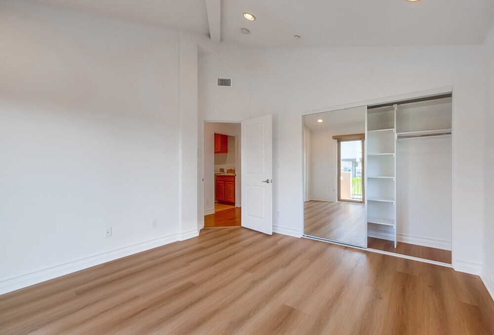 Building Photo - 1902 Marshallfield Ln