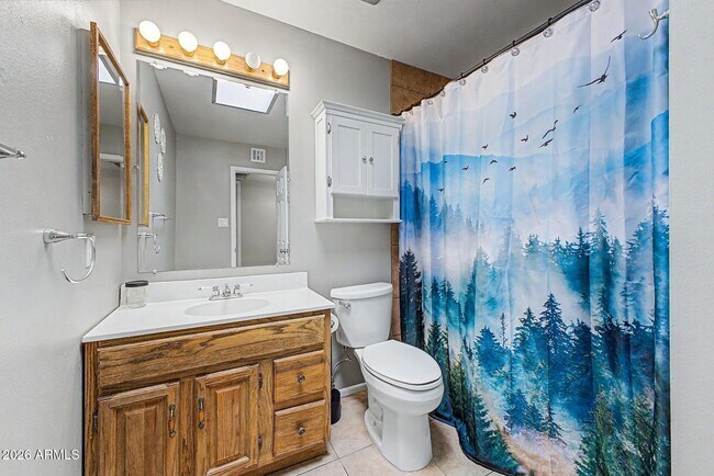 Building Photo - 408 E La Jolla Dr