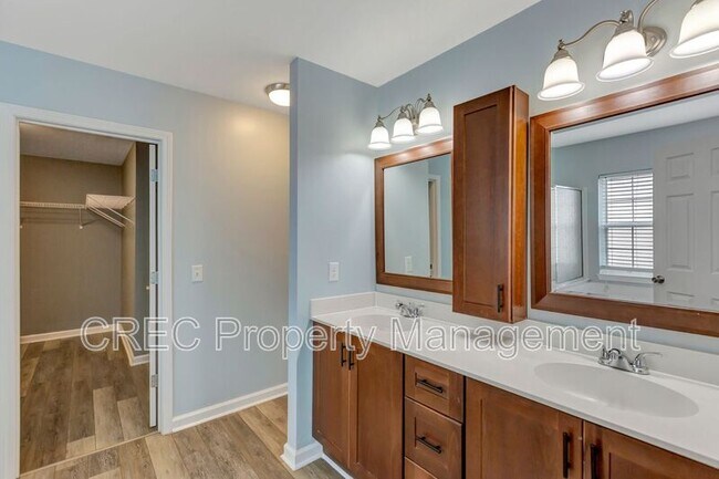 Building Photo - 304 Deep River Rd