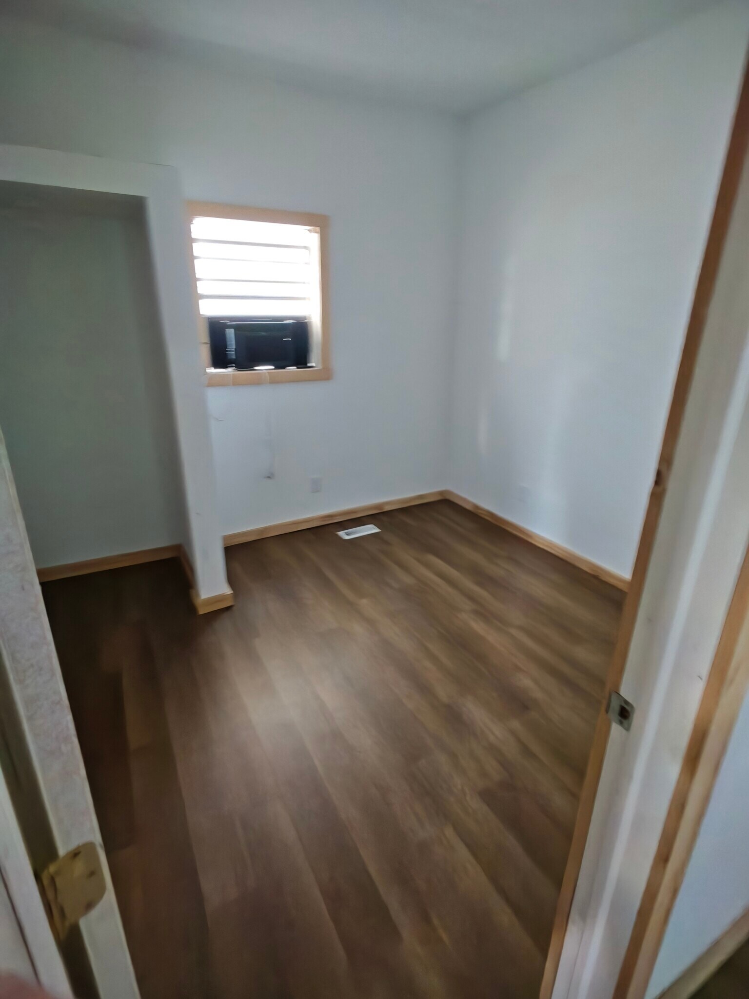 Building Photo - 2782 Latulle Ave