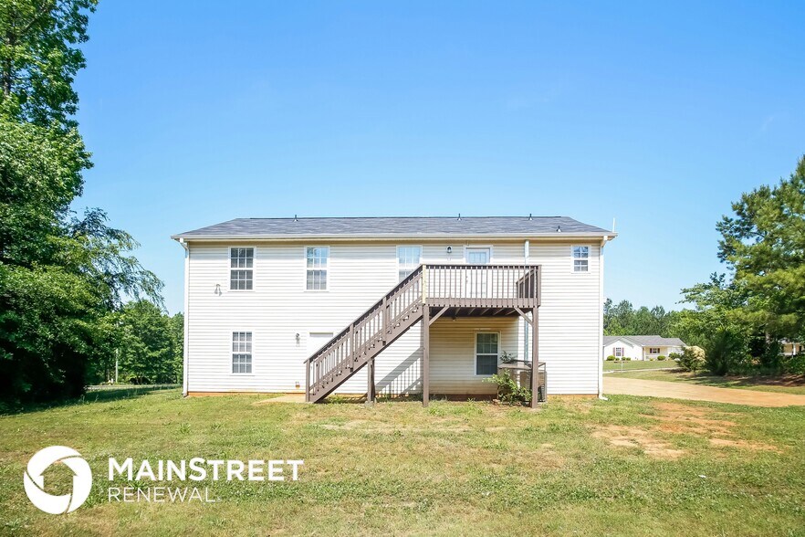 Building Photo - 115 Hunters Trce