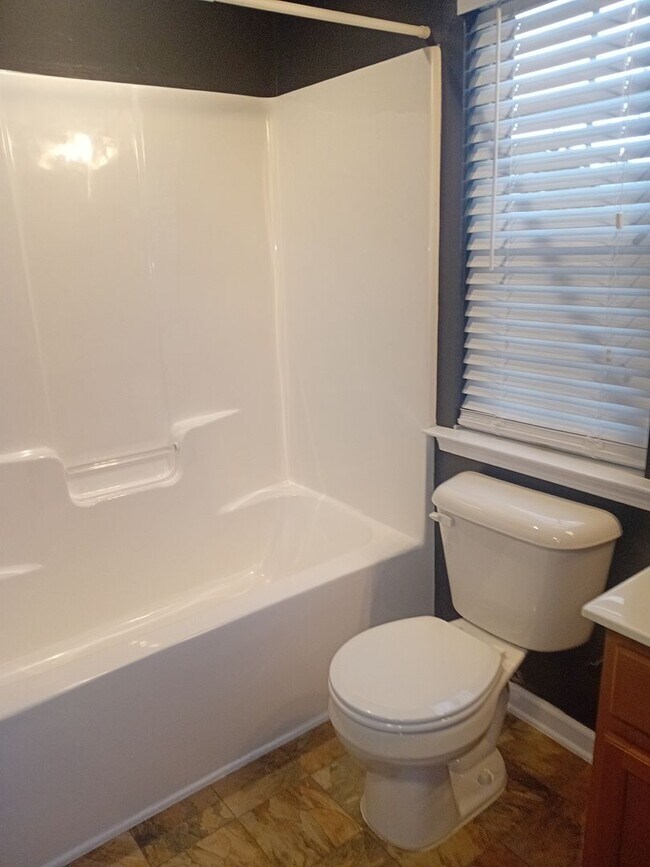 Building Photo - Spring Lake