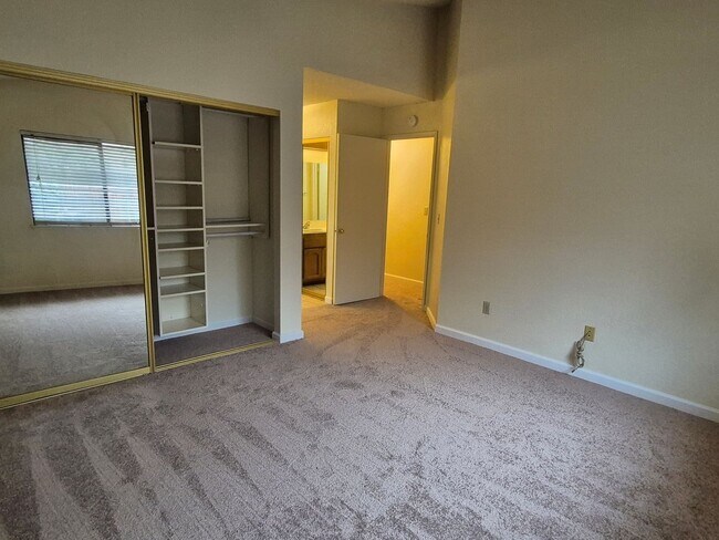 Building Photo - Adorable 3 bedroom 2 bath home