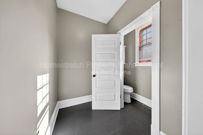 Building Photo - 2424 Oakland Ave