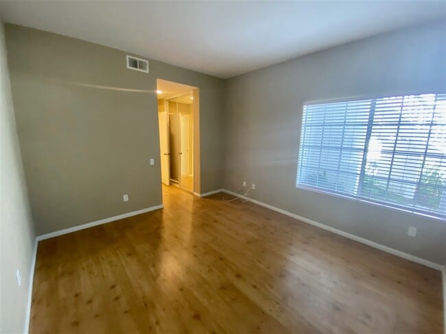 Building Photo - 13581 Tiverton Rd