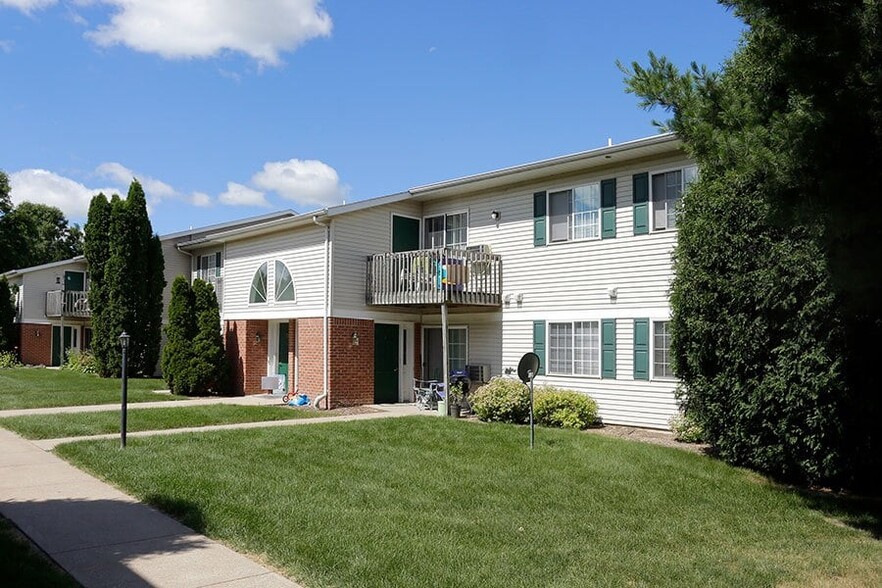 Building Photo - DEER RUN APARTMENTS