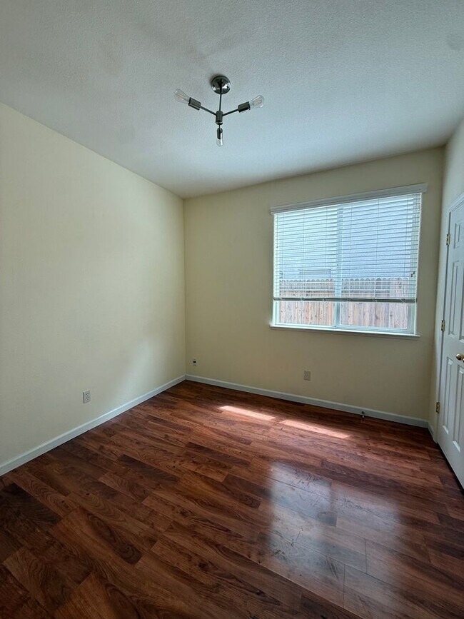 Building Photo - 3 Bed| 2 Bath | 1660 SF | Single Story | Tenant pays $175 monthly for WS&G