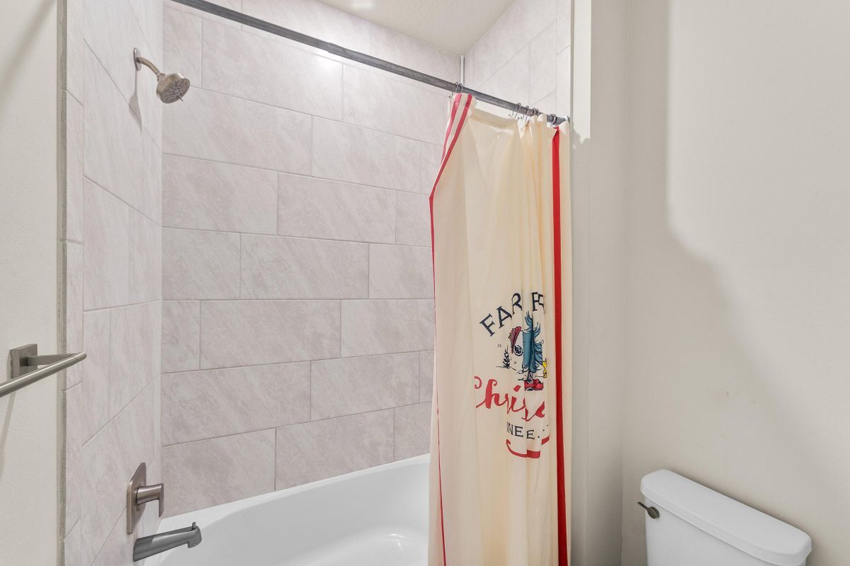 Building Photo - 4762 Roldan Ct