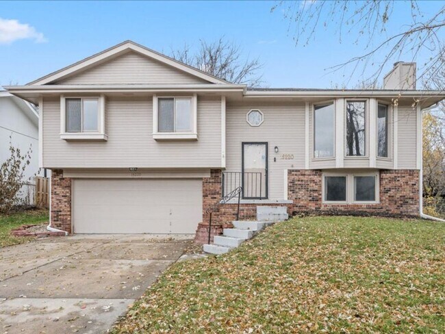 Building Photo - 3 bedroom , 2 bathroom House - Coming Soon