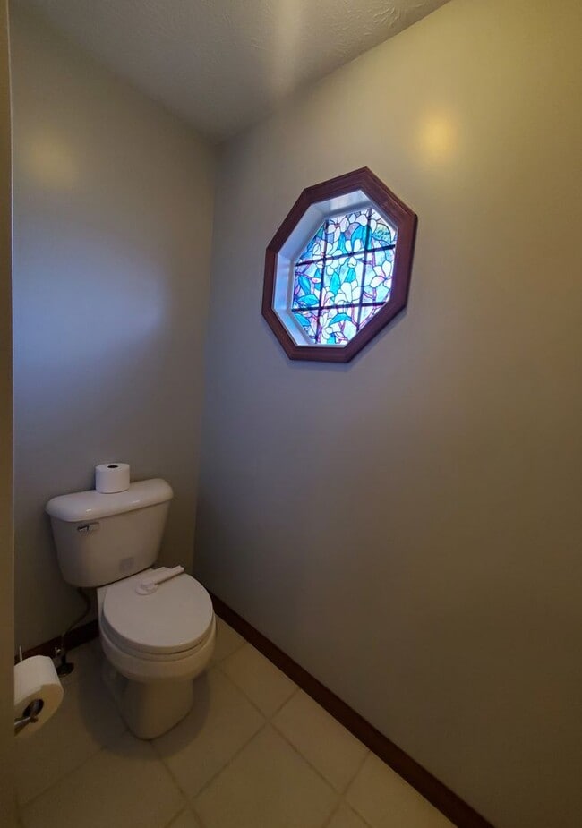 Building Photo - 3-bedroom 2 Bath