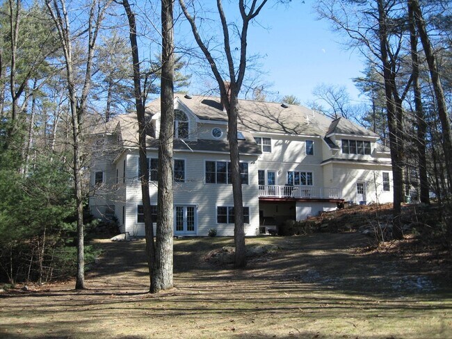 Building Photo - 41 Carriage Way