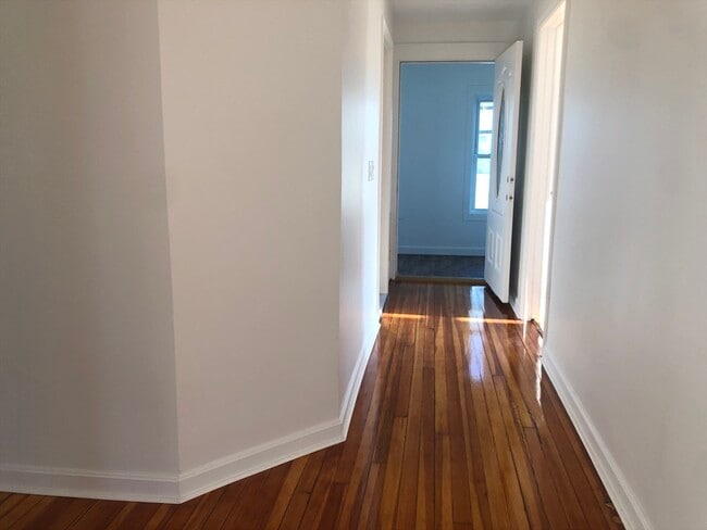 Building Photo - 83-85 Neptune St