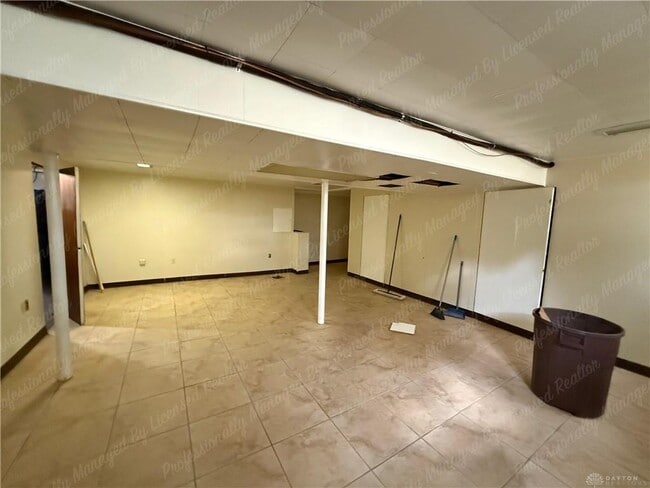 Building Photo - 3776 Dorset Dr
