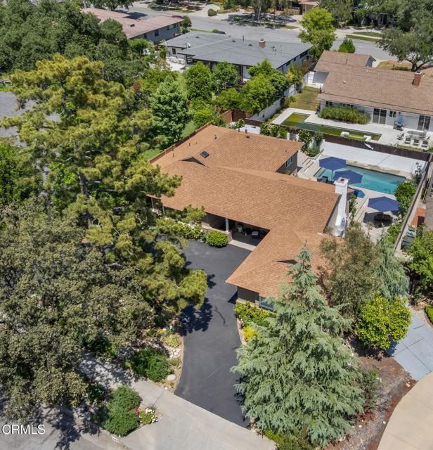 Building Photo - 2030 N Altadena Dr